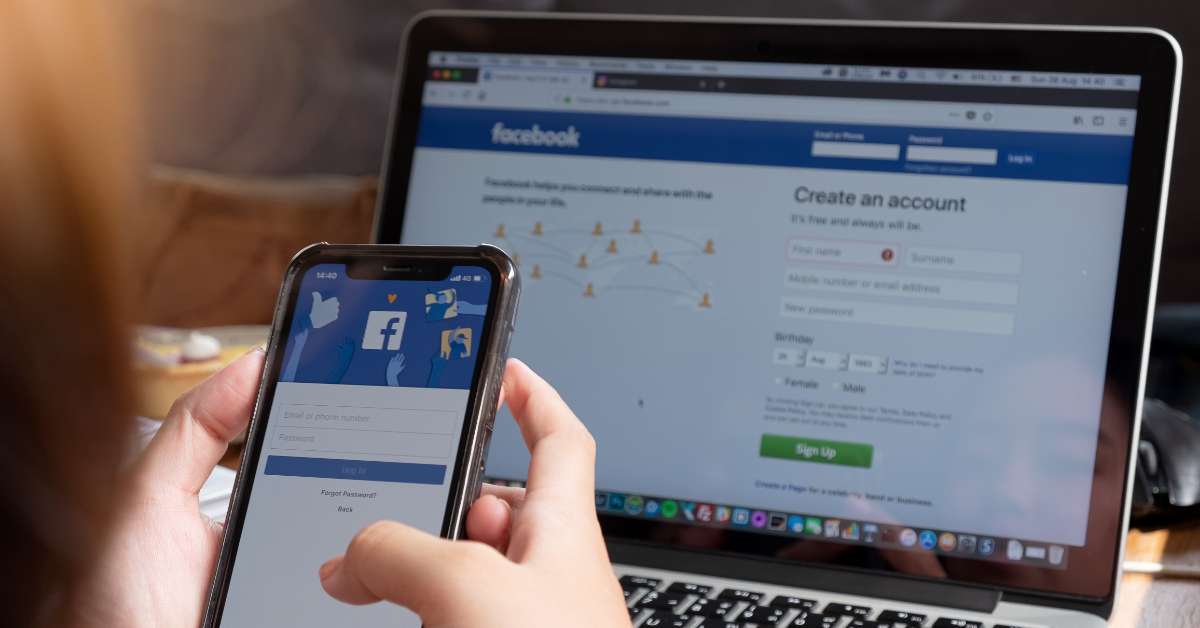 Facebook login display on mobile and desktop